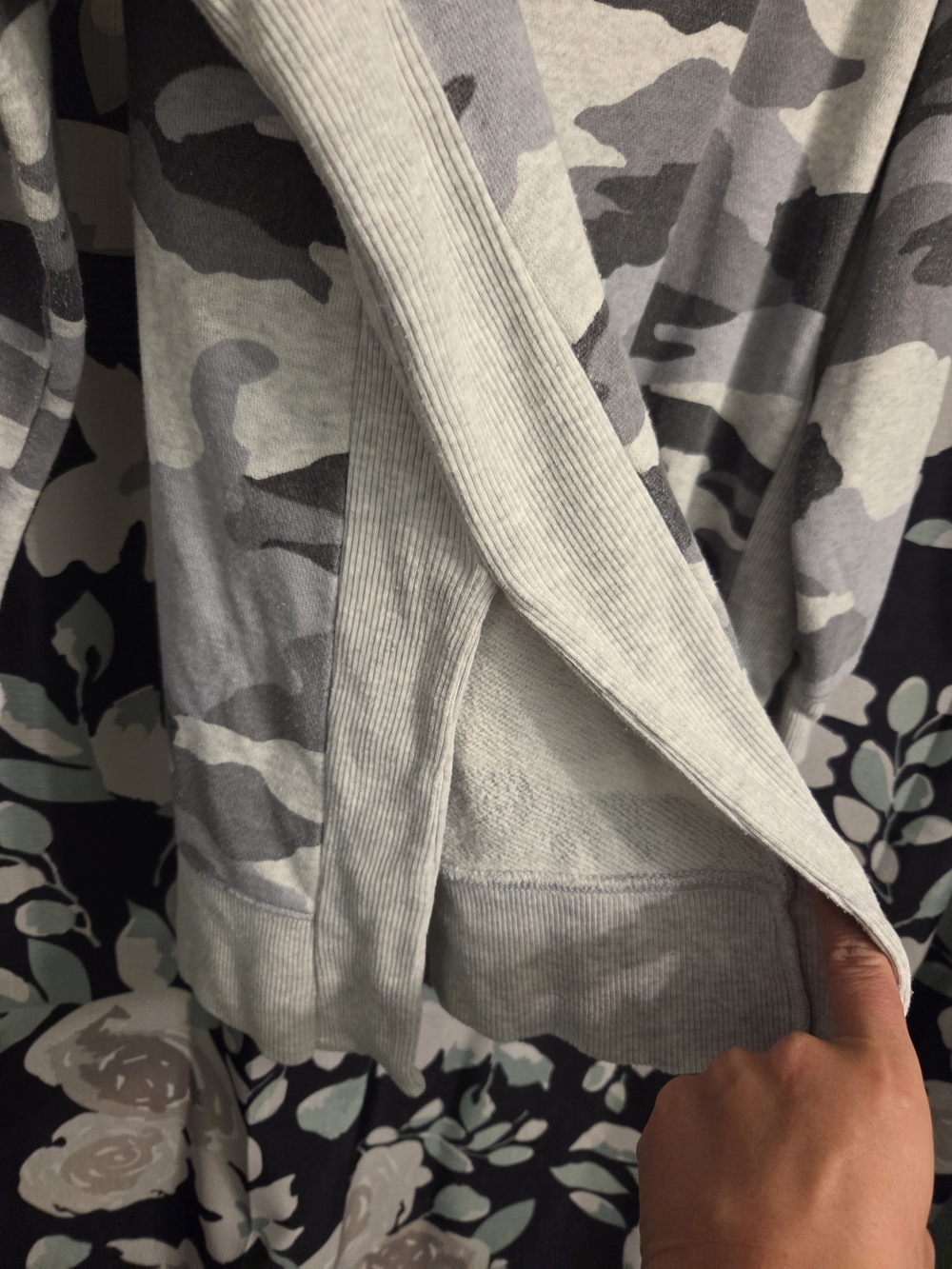 aerie light gray crewneck sweatshirt - Picture 4 of 5
